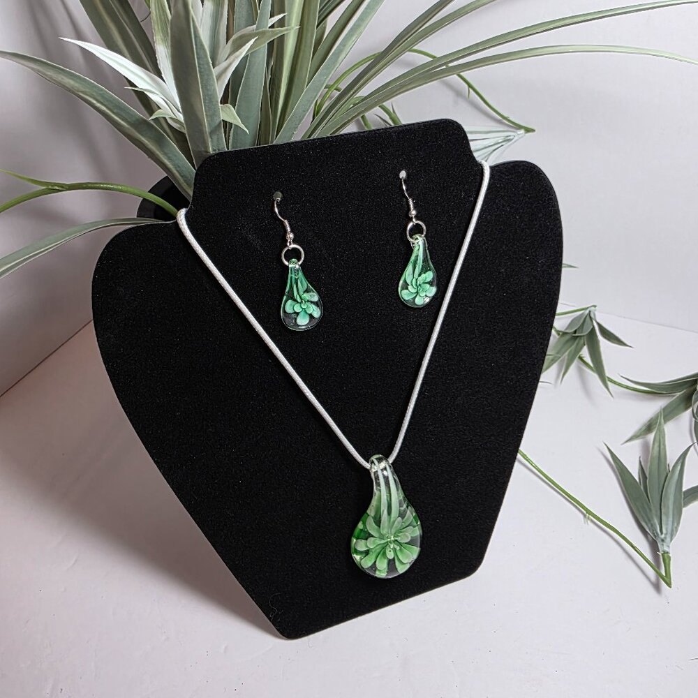 Artistic Green Glass Flower Necklace & Earring Set - Picture 2 of 8
